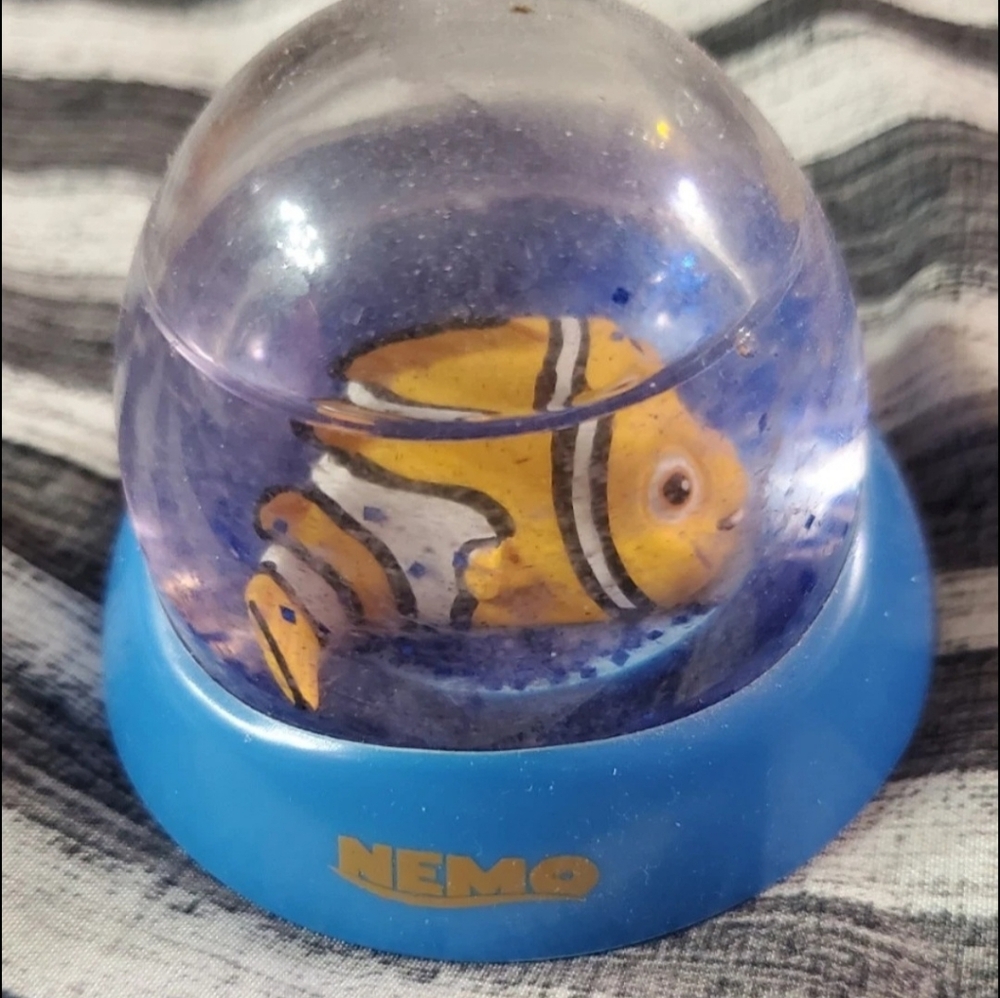Disney's Nemo Plastic Snowglobe (Small)